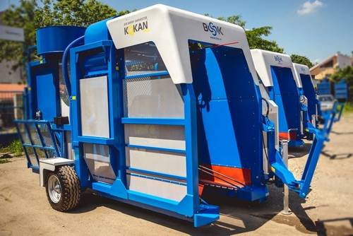 Kokan Berry Harvester
