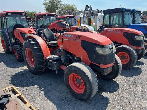 Kubota M7040N Rops